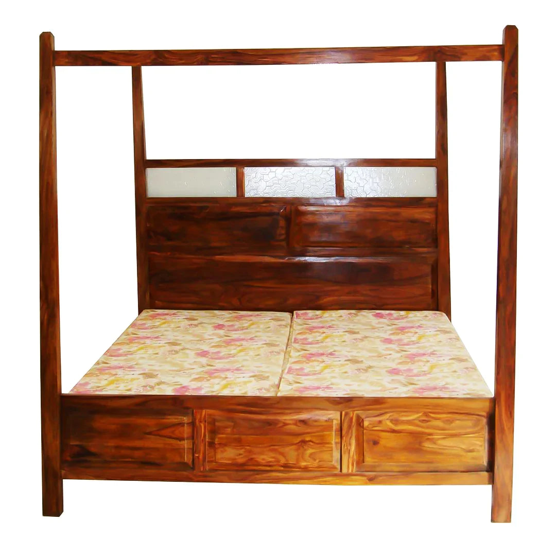Bed Four Poster 015