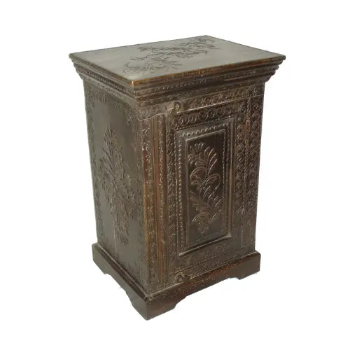 Engraved Elegance Pedestal