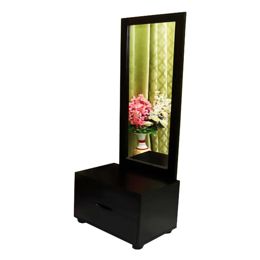 Velena Dresser